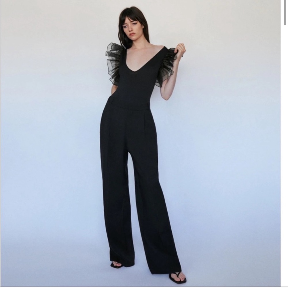 Zara ruffle sleeve bodysuit